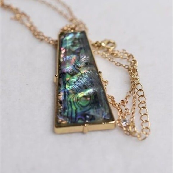 Stunning Abalone Gold Tone Link Chain Large Pendant Like New Alluring Necklace - Picture 3 of 3